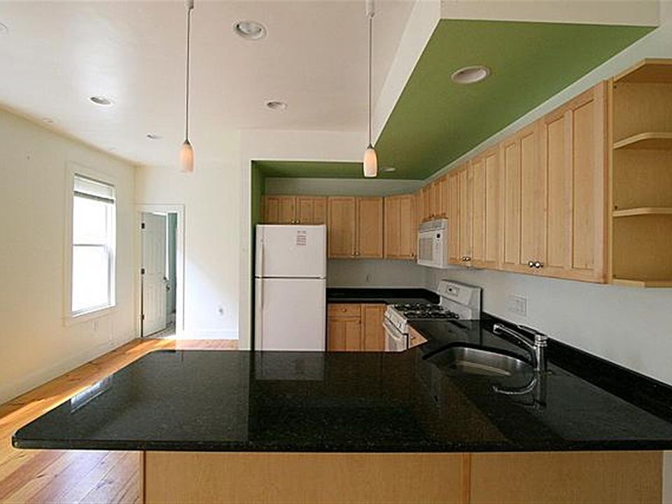 1st image of 363 Columbia St #2
