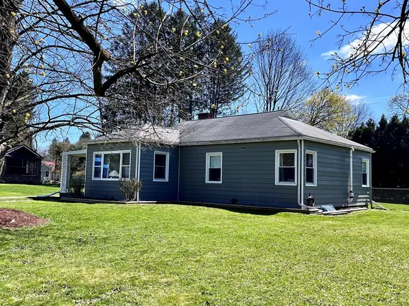 94 Curren Dr, Elmira, NY 14905