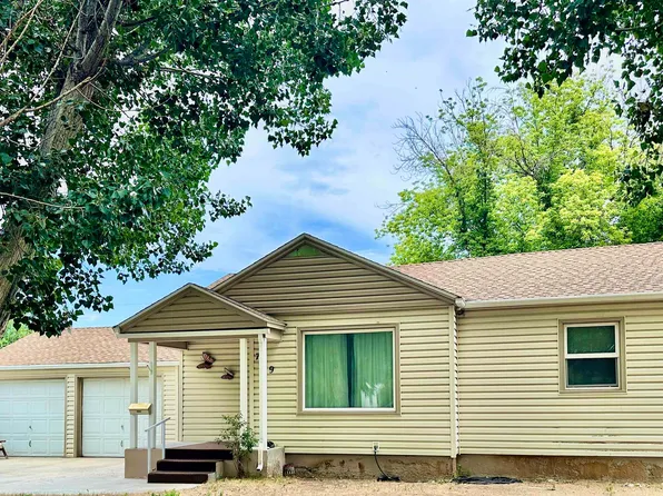 729 S 12th St, Worland, WY 82401
