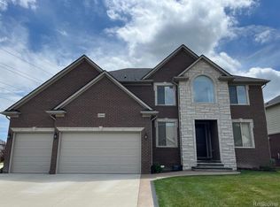 21884 Rio Grande Dr, Macomb, MI 48044