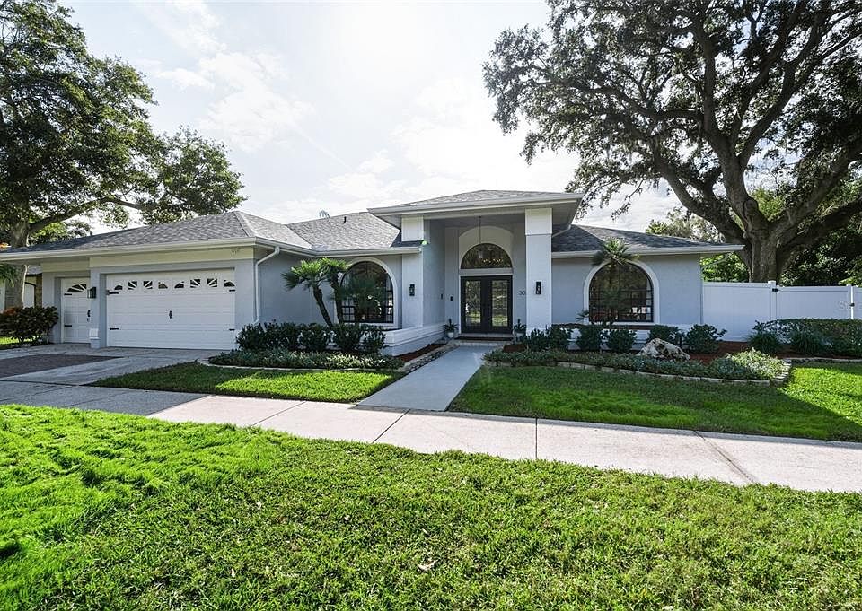 1st image of 3021 Crest Dr
