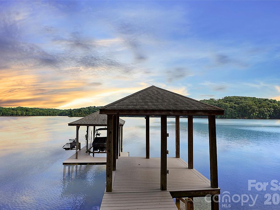 1st image of 3255 Lake Pointe Dr