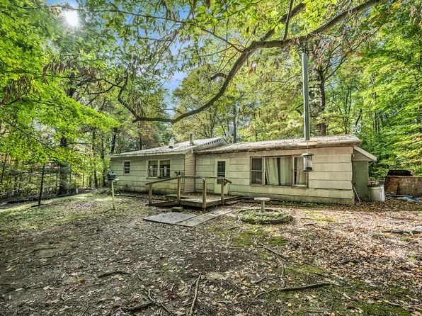 10534 Shaver Rd, Portage, MI 49024