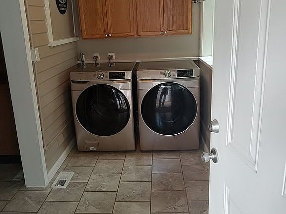3rd image of 507 W Logan St