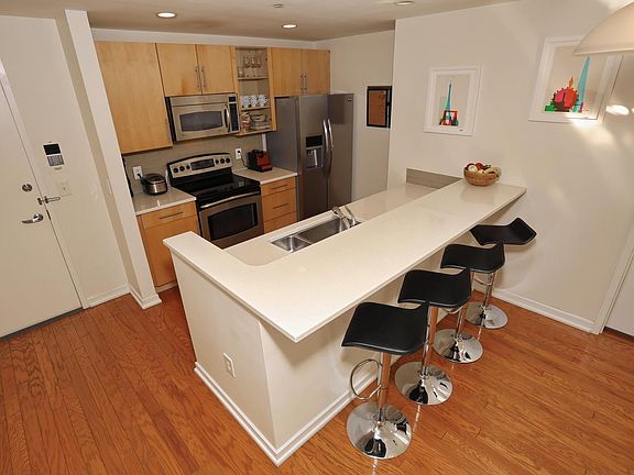 5th image of 149 Essex St APT 3N