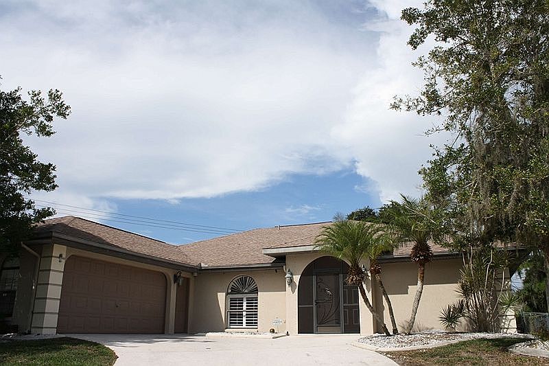 1st image of 290 Brighton Ct