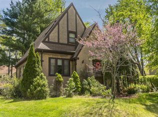 2520 Meadowbrook Ct SE, Cedar Rapids, IA 52403