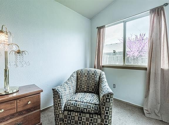 5th image of 6425 Regina Dr