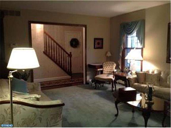 4th image of 10 Halley Ln