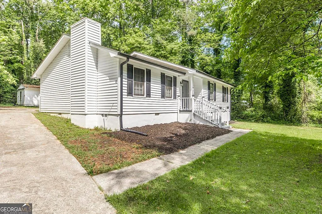 522 Wilderness Dr photo 1