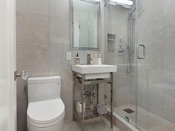 5th image of 15 W 72nd St APT 9G