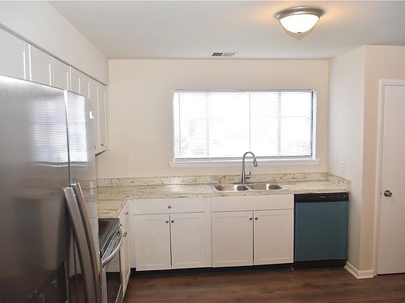 2nd image of 1078 Willow Green Dr