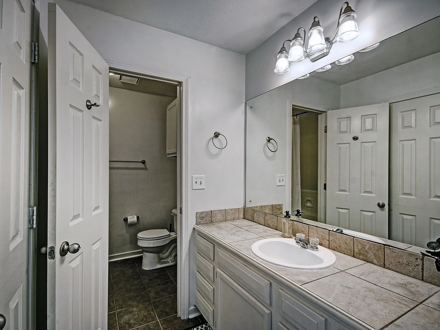 2 bed, 1150 sqft, $3,900 — Photo 3