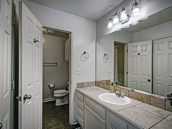 3rd image of 1221 Barnett Bend Cv