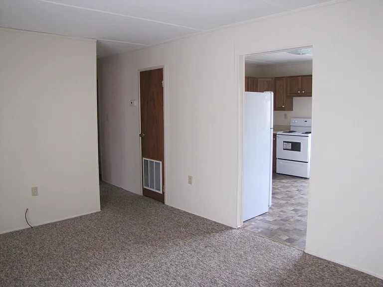 1305 Gilmore Cir — Photo 7
