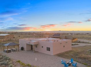 29 Sebastian Rd, Ranchos De Taos, NM 87557