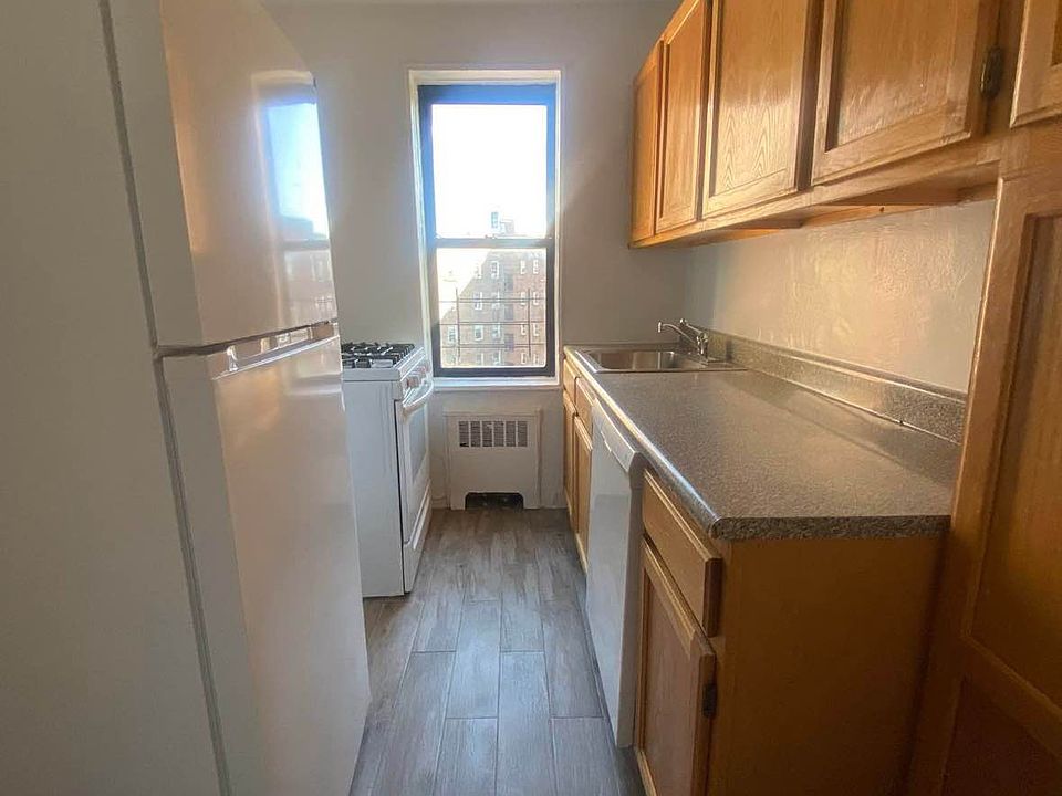 2nd image of 139-09 84th Dr #309