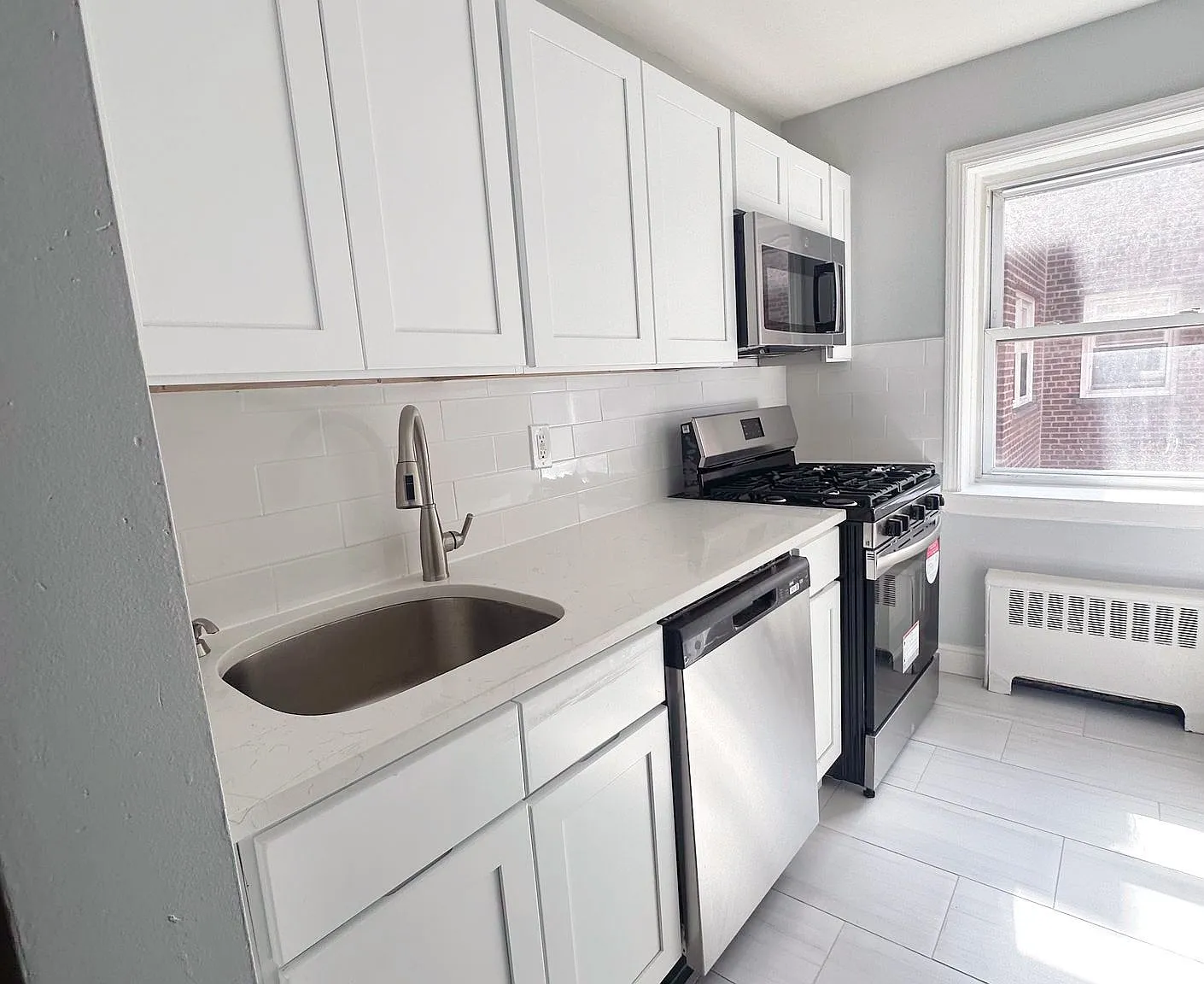 Palisades Apartments — Photo 2