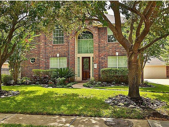 2nd image of 18111 Courtly Estates Ln