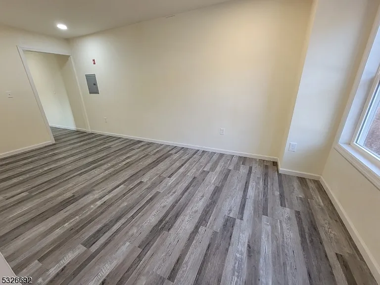 46 Garret St — Photo 2