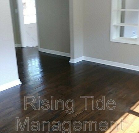 3rd image of 816 Hillview Dr