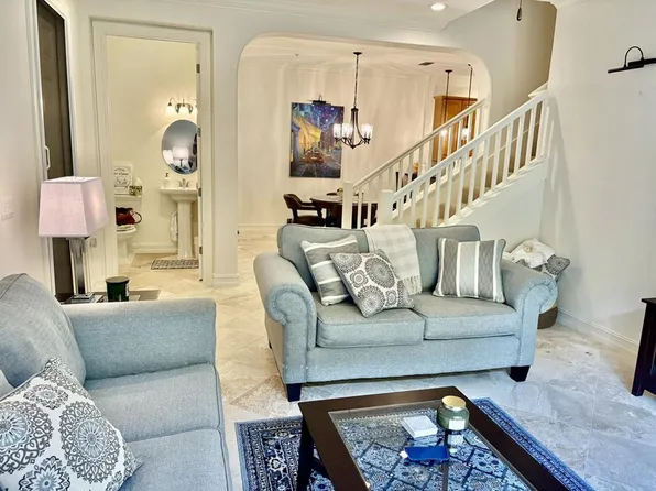9137 Chula Vista St, Naples, FL