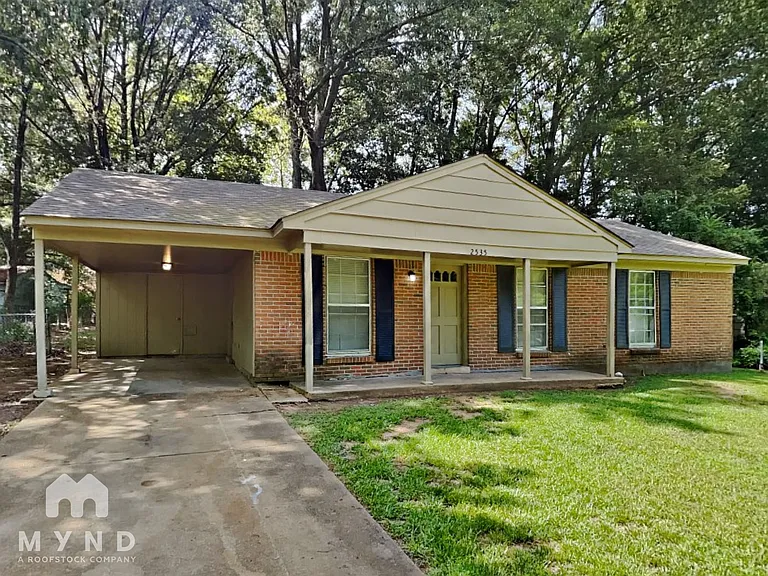 2535 Eastbrook Dr — Photo 1