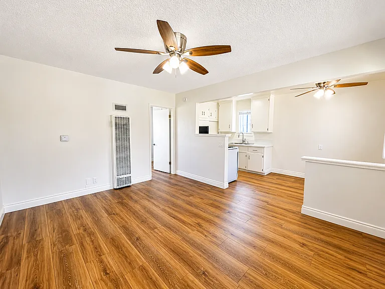 310 W Mountain View Ave #F — Photo 19