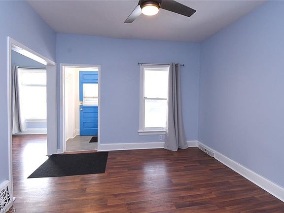 5th image of 261 Prospect St S