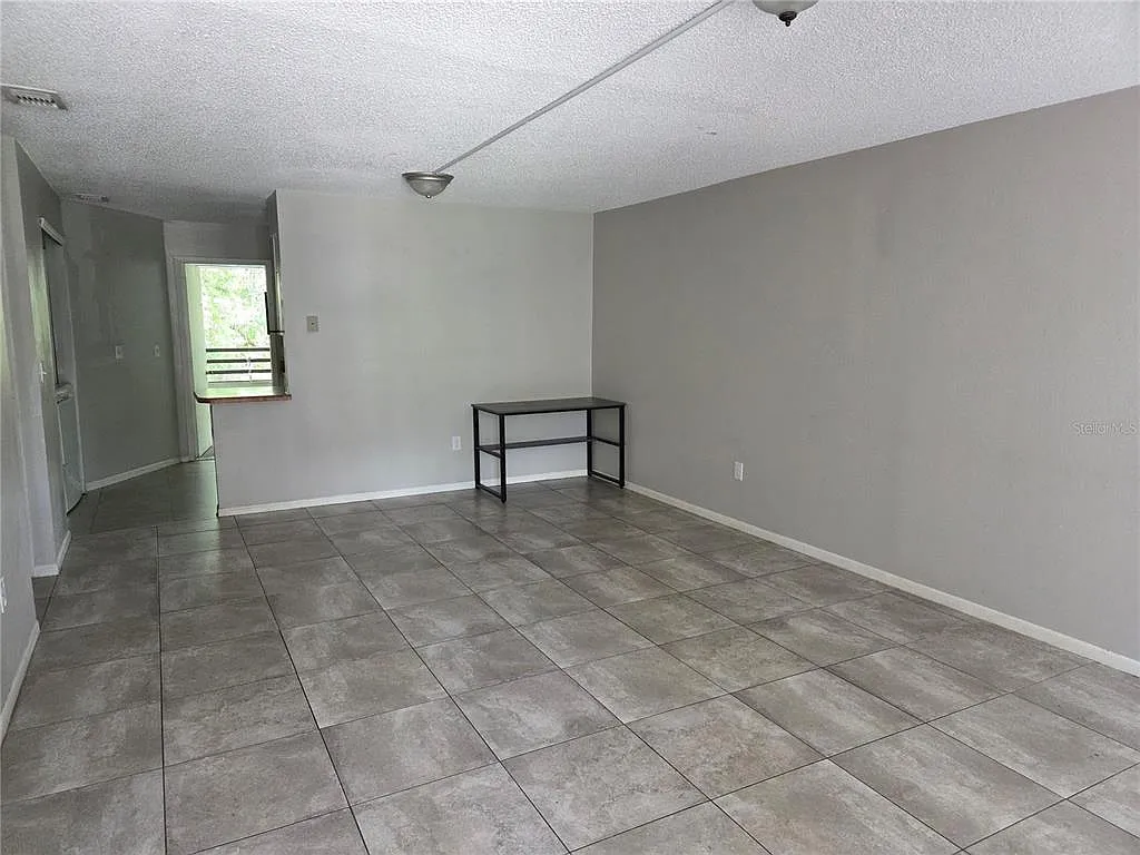 2 bed, 2.0 bath, 996 sqft, $1,525 — Photo 4