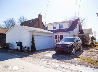 8200 Long Island Ct, Fair Haven, MI 48023