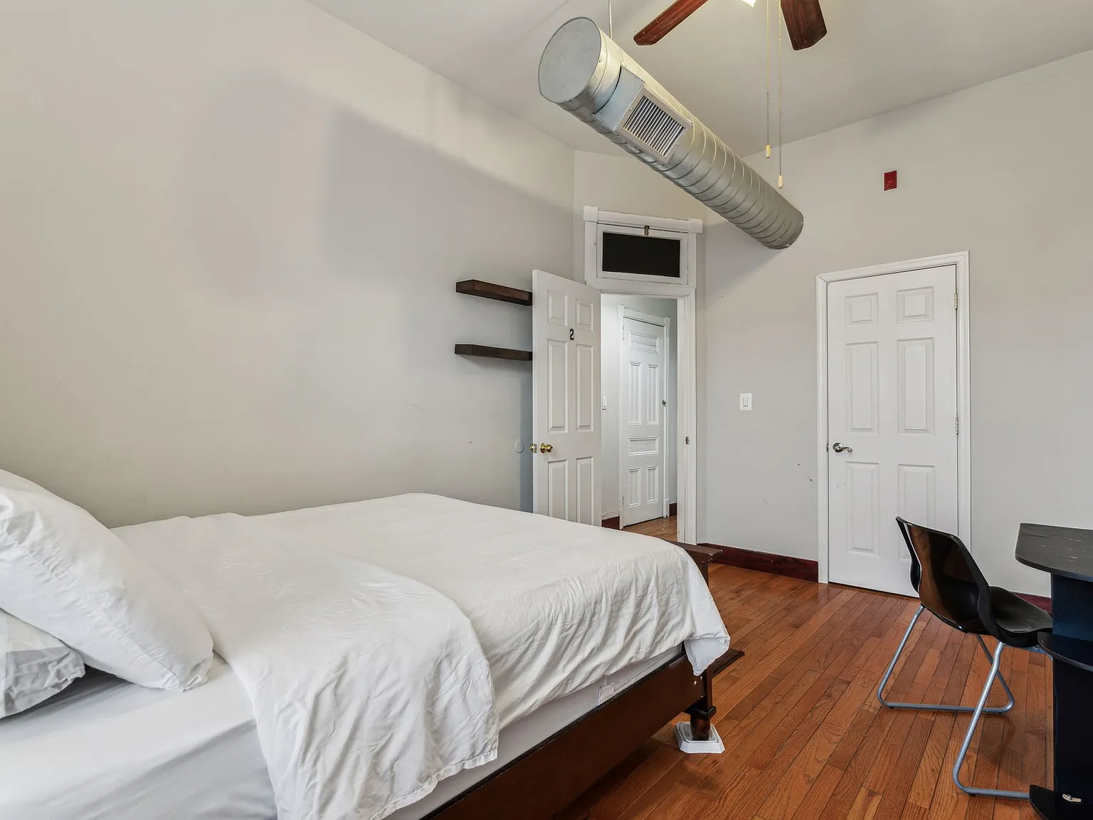 3 bed, $1,800 — Photo 4