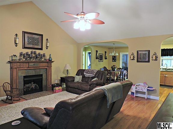 3rd image of 1692 Farmington Hills Dr