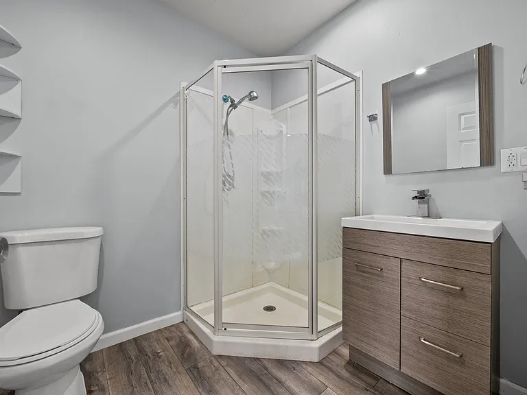 8447 Colbath Ave — Photo 13