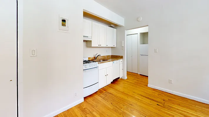 Rented by Bond New York | media 3