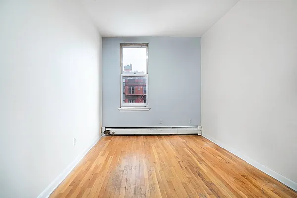 Rented by Waldstar Real Estate LLC | media 24