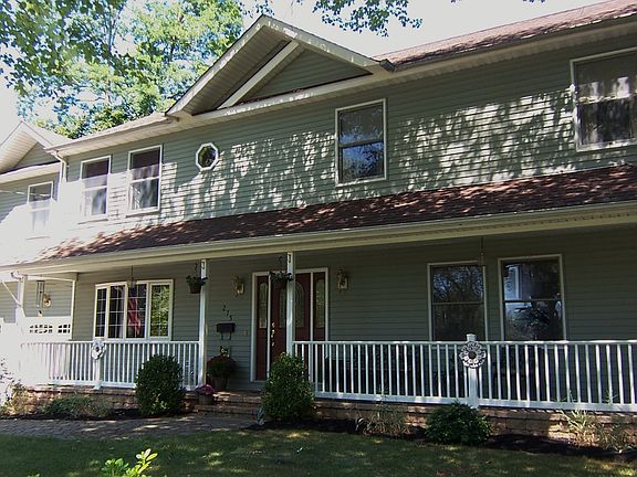 Expansive Middletown Home