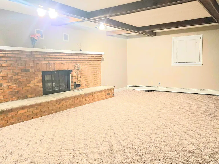 110 Bicentennial Ct — Photo 24