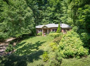 64 Woodbury Rd, Asheville, NC 28804