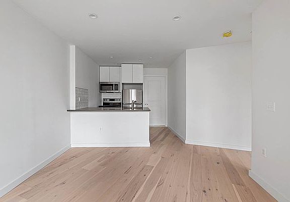 4th image of 31-25 Newtown Ave #4C