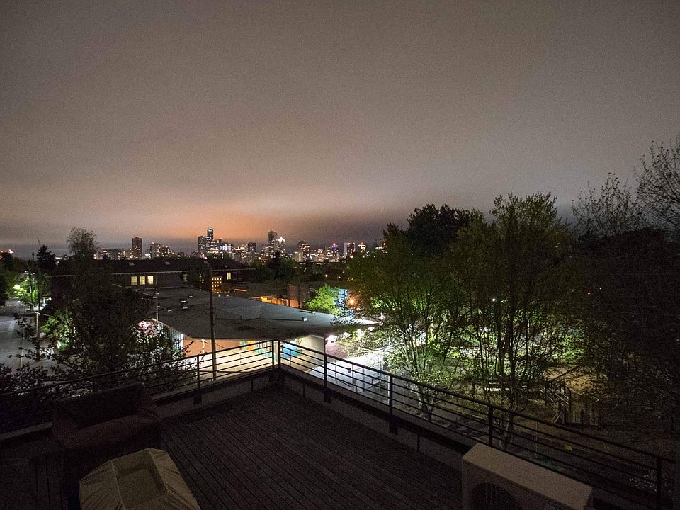 roofdeck (night)