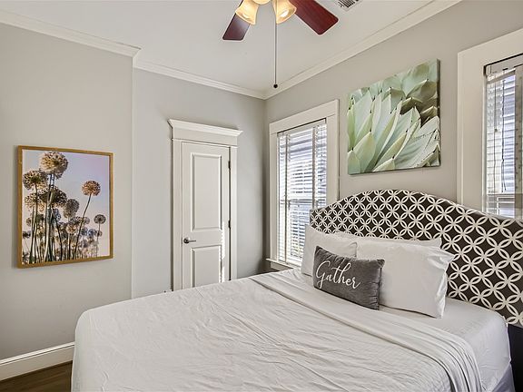 2nd image of 4038 Lemmon Ave Ste 202