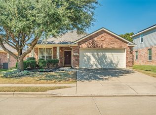9121 Oldwest Trl, Fort Worth, TX 76131
