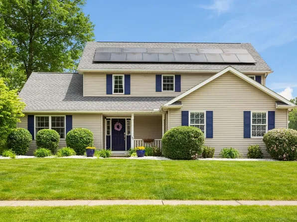 777 Dogwood Ln, Vermilion, OH 44089