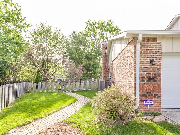 3rd image of 55 Waterford Ct