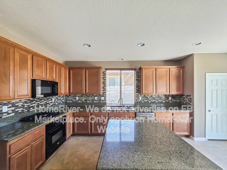 23655 Glazebrook Rd — Photo 2