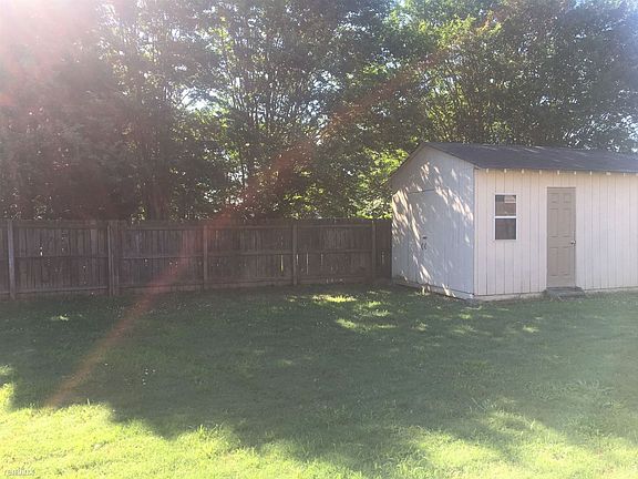 2nd image of 7098 Foxhall Dr