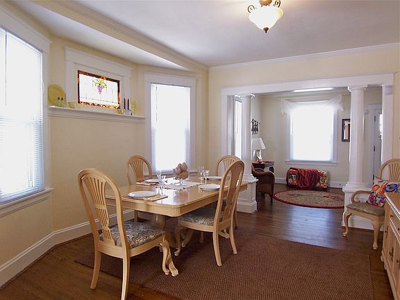 2nd image of 2753 Markbreit Ave