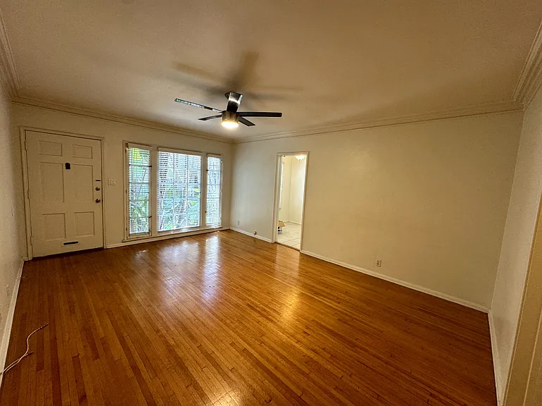 1271 N. Crescent Heights Blvd — Photo 2