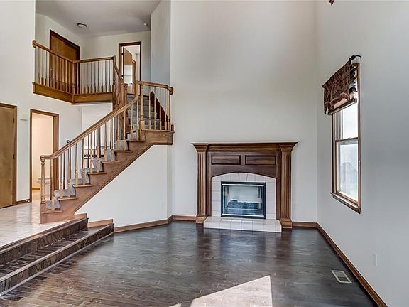 5th image of 1431 Overcliff Ct